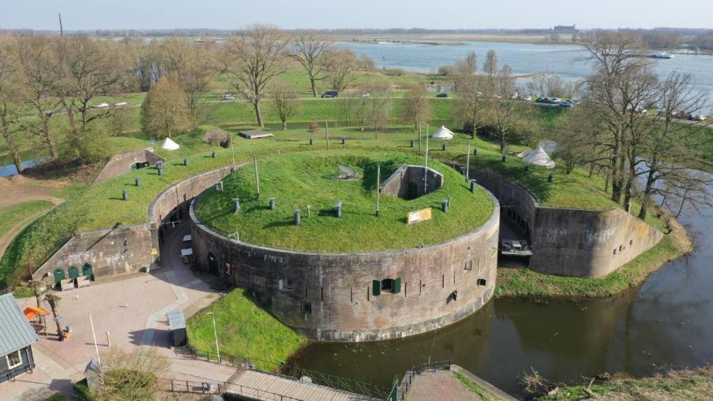 Fort Vuren Ngoại thất bức ảnh